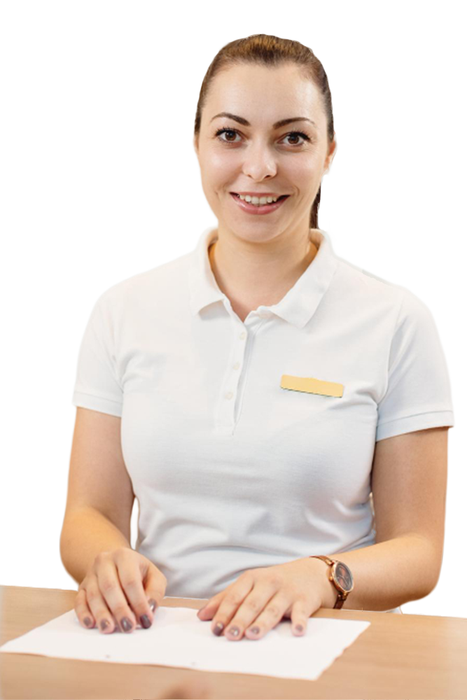 glueckliche rezeptionsfachkraft bei alphaspine V5